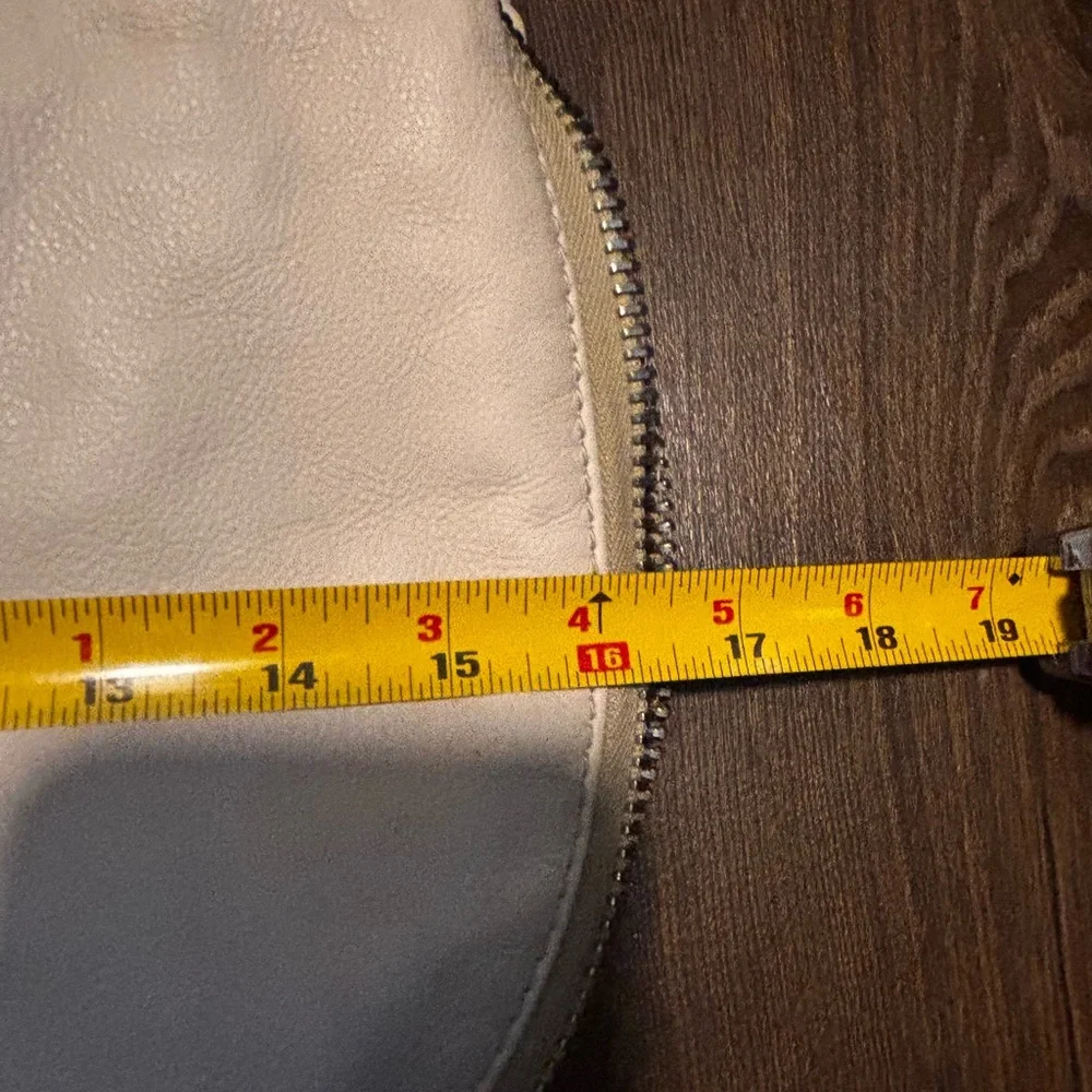 Donna Karan Elegant Off White Leather Shoulder Bag